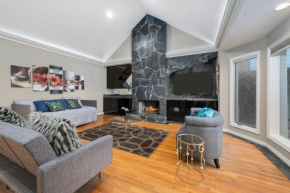 3BR Art House in Montrose with Free Park